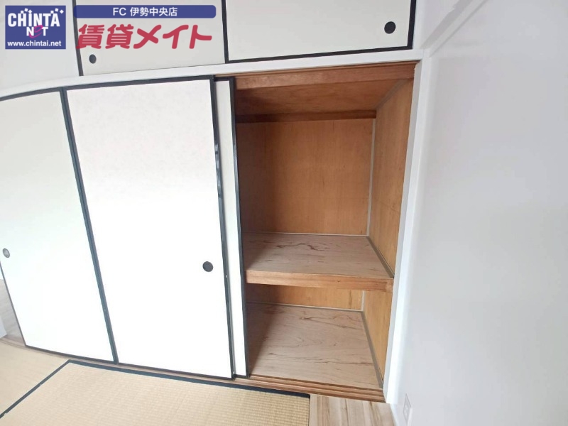 収納　同型参考写真