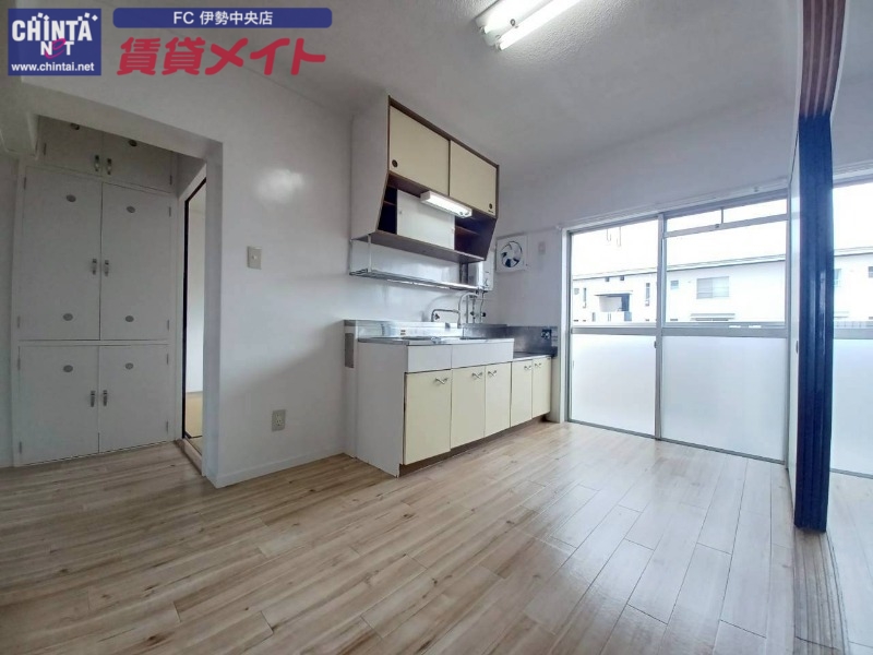 居室・リビング　同型参考写真