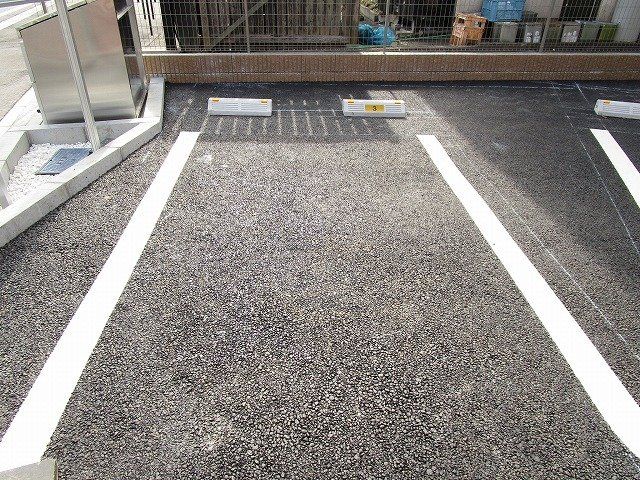 駐車場　車をお持ちの方に嬉しい駐車場付きの物件です