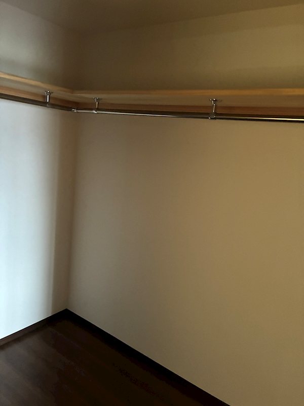 収納　2階廊下のウォークインクローゼット