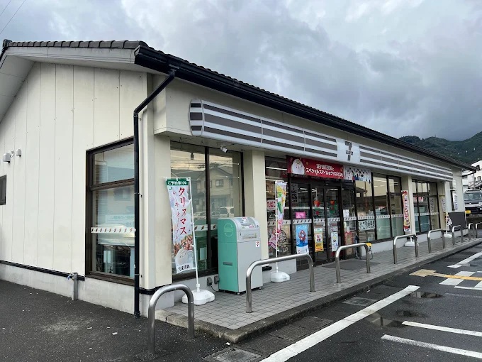 コンビニ　セブンイレブン 大津坂本3丁目店（コンビニ）まで725m