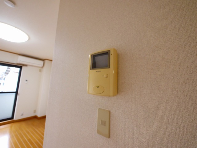 セキュリティ　モニター付きインターホンです