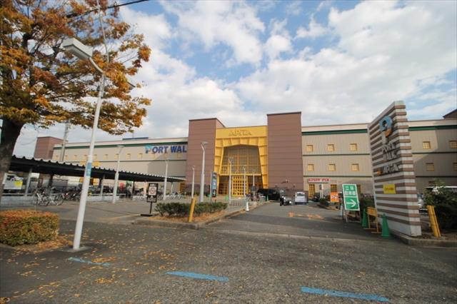 スーパー　アピタ湊店（スーパー）まで874m