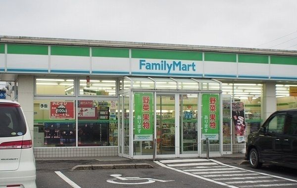 コンビニ　ファミリーマート玉造温泉店（コンビニ）まで700m