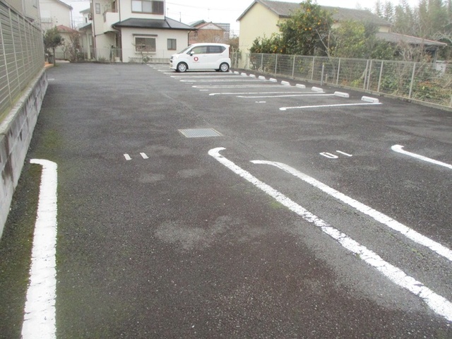 駐車場　駐車場