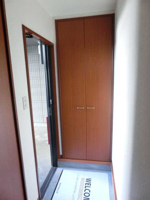 玄関　お部屋探しは【タウンハウジング蘇我店】にお任せ下さい♪