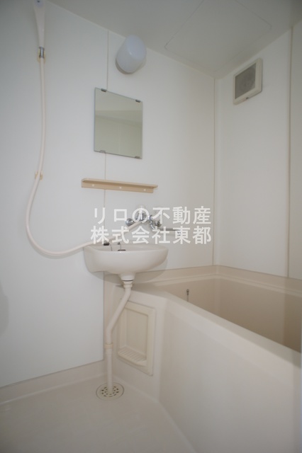 バス・シャワールーム　お掃除しやすい☆洗面台付き２点ユニットです☆