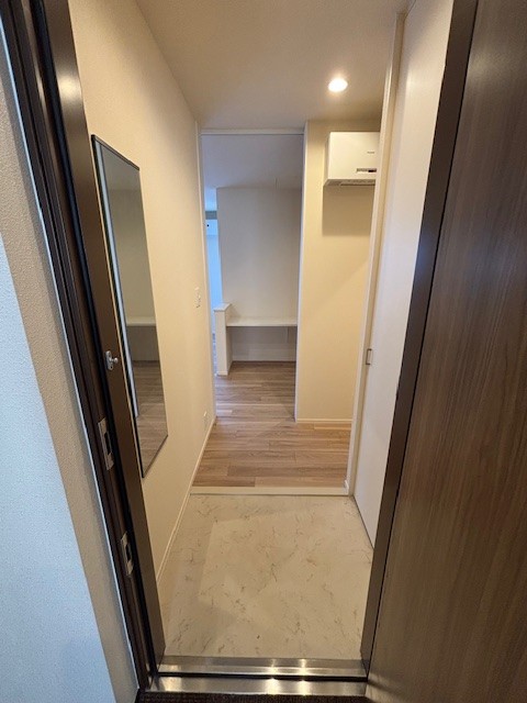 玄関　別号室参考写真となります。