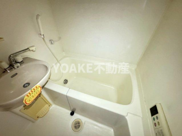 バス・シャワールーム　別号室のお写真になります。現況優先。