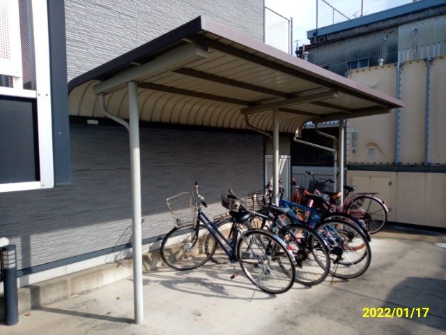 その他　屋根付き駐輪場