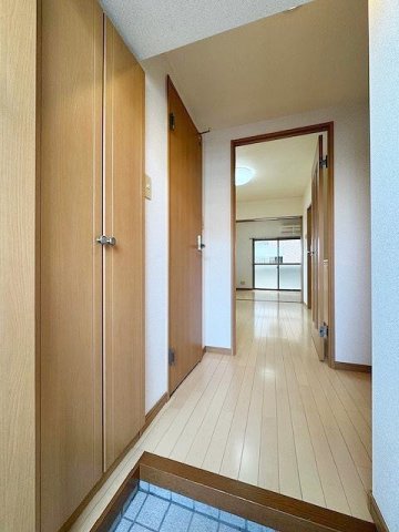 玄関　落ち着いた玄関です