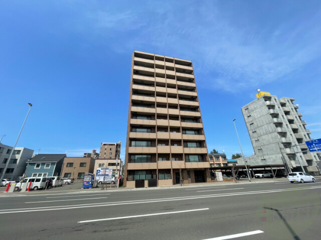 建物外観　中央区南十九条西「ＭＡＮＳＩＯＮ　ＫＵＲＯＤＡ山鼻１９条」