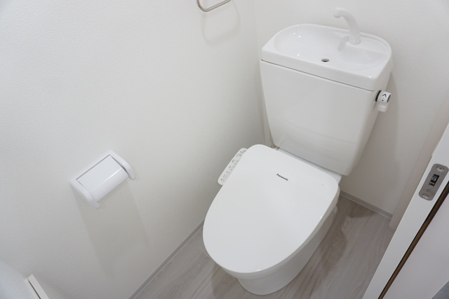 トイレ　★温水洗浄便座の付きのトイレです★