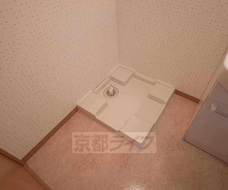 その他設備　室内に洗濯機置き場もあります・