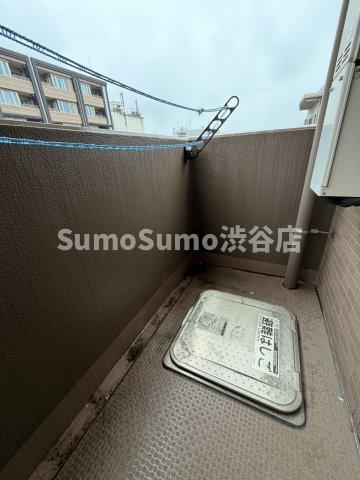 バルコニー　外からの目が気にならないバルコニーで洗濯物が干せます