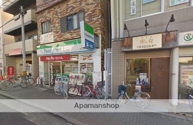 コンビニ　ファミリーマート（コンビニ）まで304m