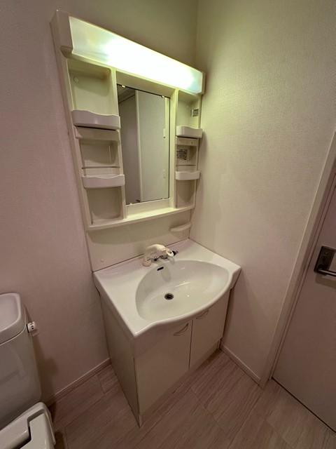 洗面設備　※参考写真※独立洗面台付きで朝の準備もらくらく♪お化粧すると