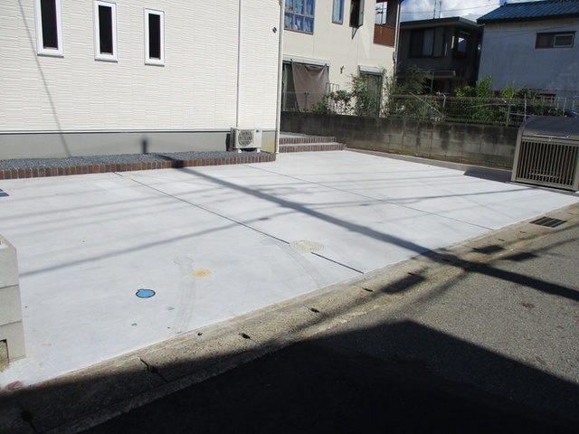 駐車場　駐車場