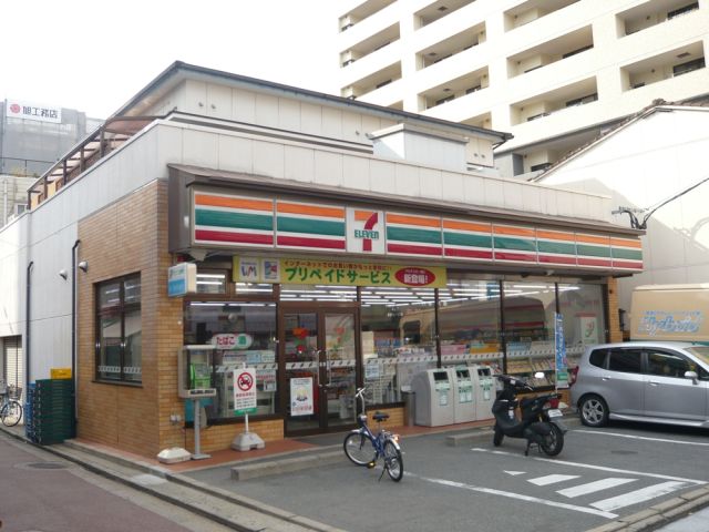 コンビニ　セブンイレブン（コンビニ）まで220m