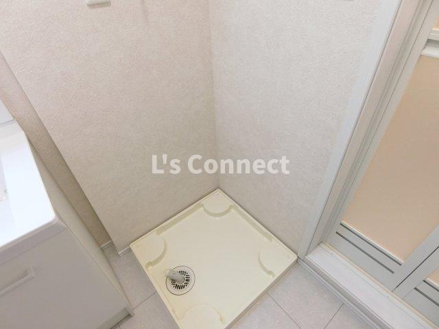 その他設備　室内洗濯機置き場には排水パン付き。