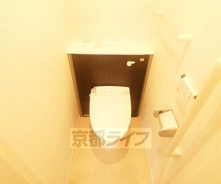 トイレ　ウォシュレット付きです。