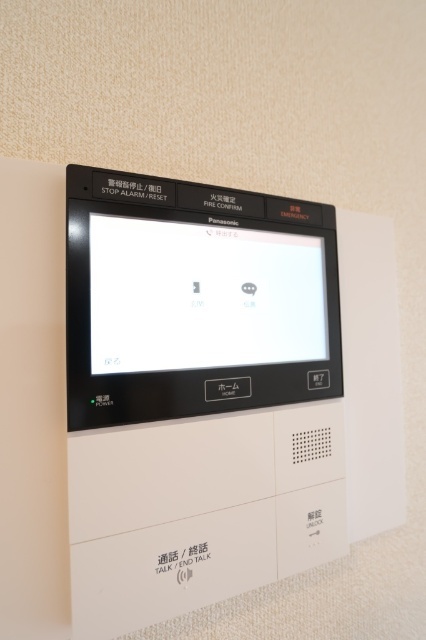 セキュリティ　アポなし勧誘しつこいセールスはドアを開けずに即お断り