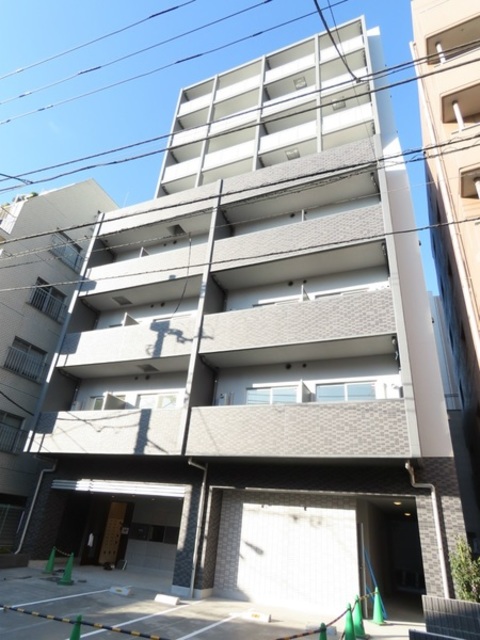 建物外観　９階建ての賃貸マンション