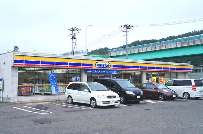 コンビニ　ミニストップ大和インター（コンビニ）まで650m