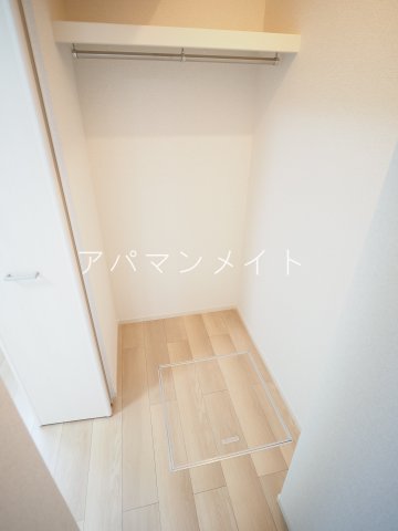 収納　ひろーいウォークインクローゼットです