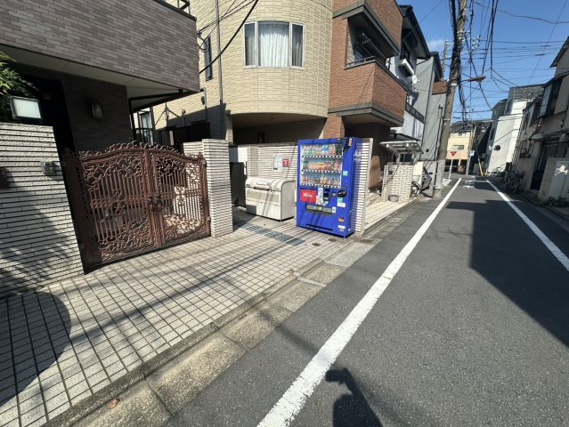 エントランス　毎日通るエントランスはこのようになっています
