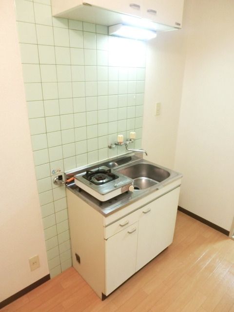 キッチン　１口ガスコンロ付です