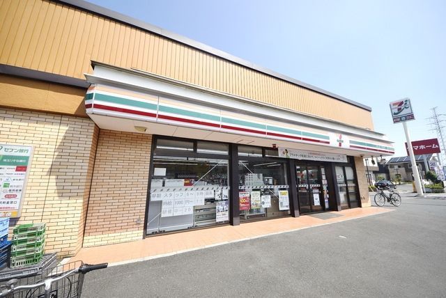 コンビニ　セブンイレブン草加西町店（コンビニ）まで332m