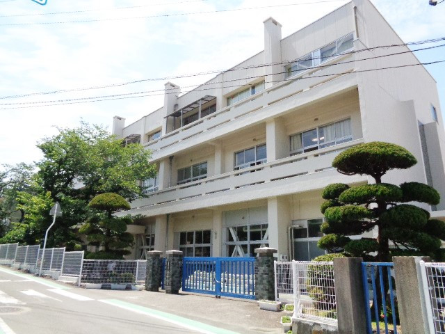 小学校　中曽根小学校（小学校）まで1200m