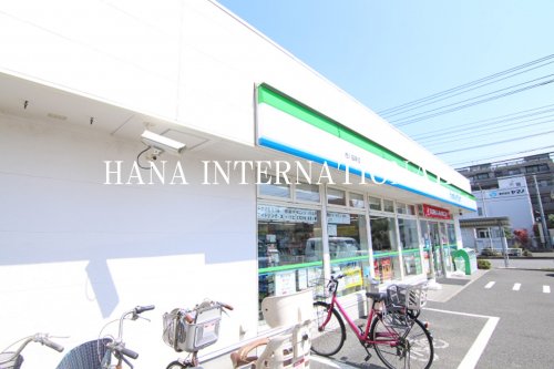 コンビニ　ファミリーマート 船橋法典駅前店（コンビニ）まで281m
