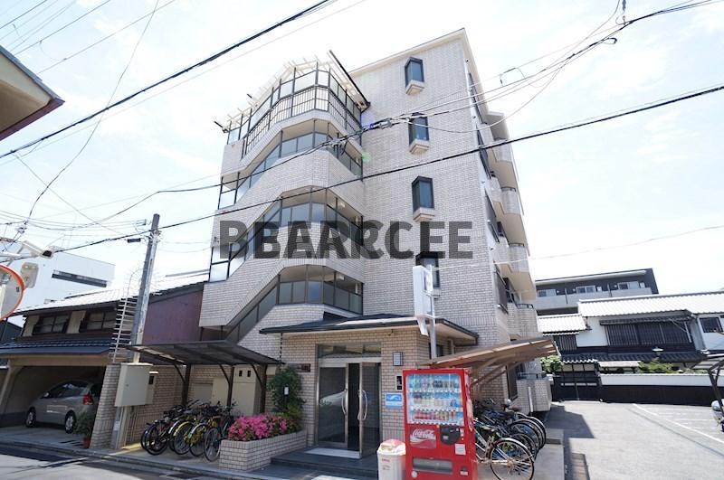 建物外観　落ち着いた雰囲気の外観です