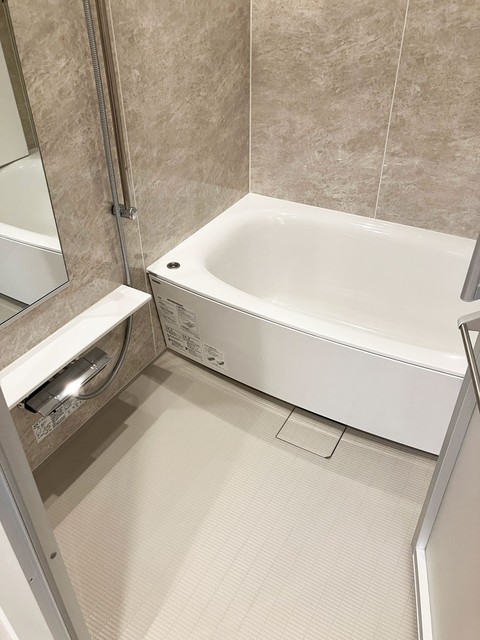 バス・シャワールーム　※写真は同タイプ住戸です。