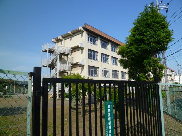 小学校　市立清水小学校（小学校）まで690m