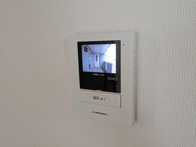セキュリティ　★モニター付きインターホンで室内にいながら来客対応が出来ます