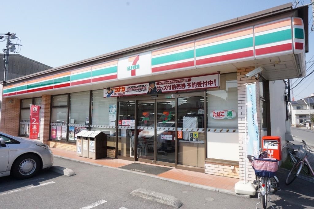 コンビニ　セブンイレブン 草加稲荷2丁目店（コンビニ）まで462m