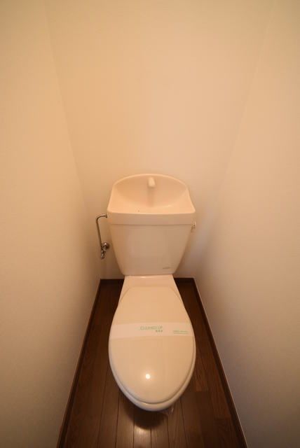トイレ　※同建物別室の室内参考写真です