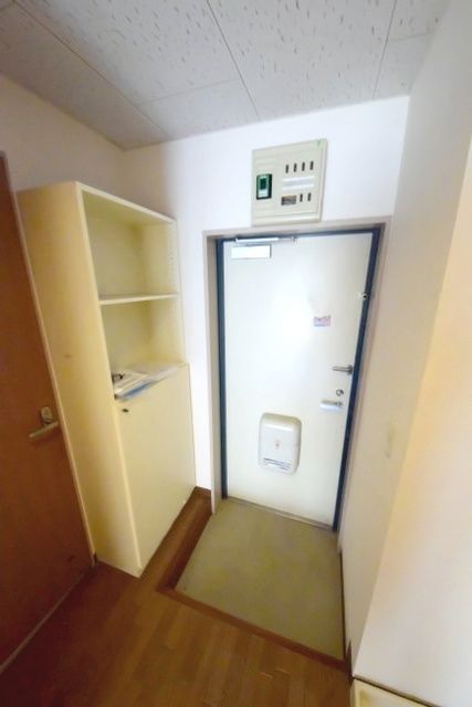 玄関　玄関収納あり
