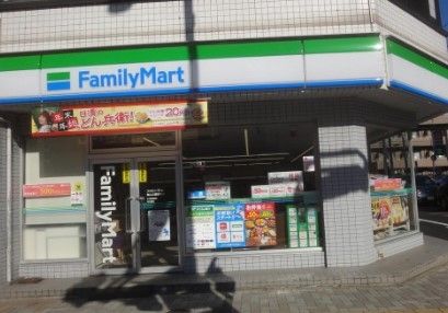 コンビニ　ファミリーマート東山公園駅前店（コンビニ）まで340m