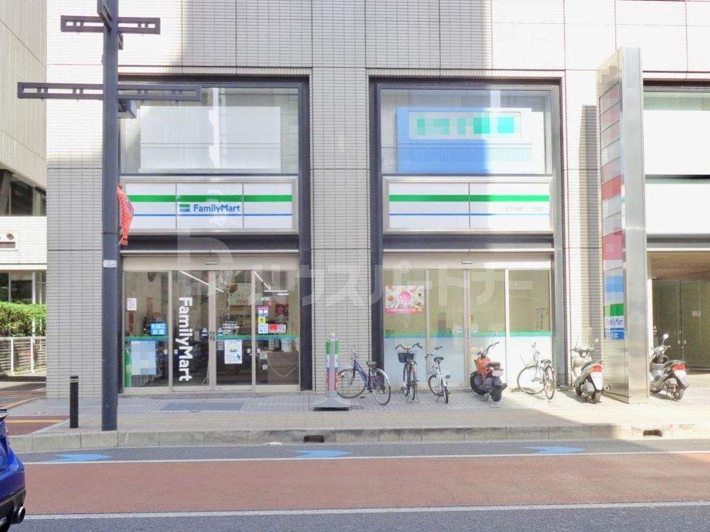 コンビニ　ファミリーマート大宮仲町二丁目店（コンビニ）まで120m