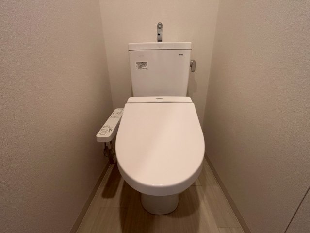 トイレ　プレサンス金山デュアル