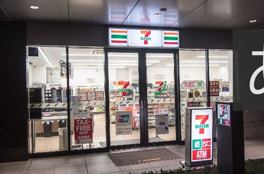 コンビニ　セブンイレブン台東東上野４丁目店（コンビニ）まで195m