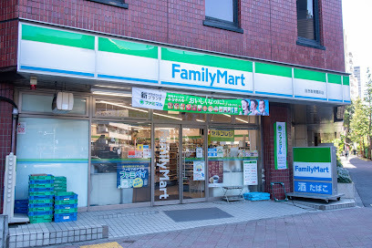 コンビニ　ファミリーマート自然教育園前店（コンビニ）まで195m