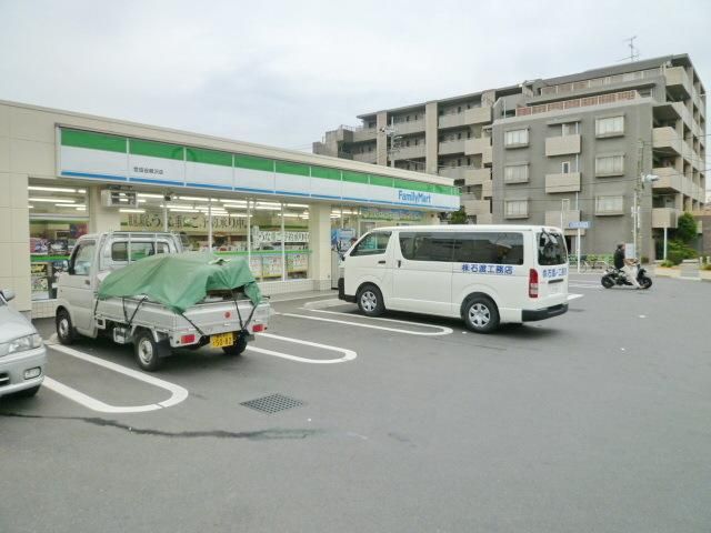 コンビニ　ファミリーマート（コンビニ）まで450m