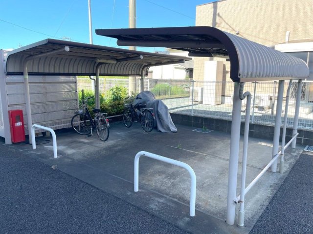 その他共有部分　駐輪場に自転車も停められます♪