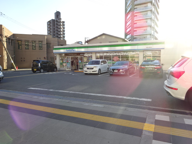 コンビニ　ファミリーマート堺津久野町店（コンビニ）まで352m