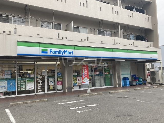 コンビニ　ファミリーマート　千成通店（コンビニ）まで259m